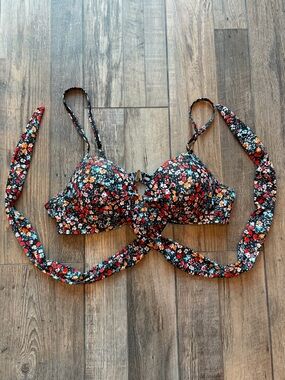 Women’s SHEIN Floral Bikini Top